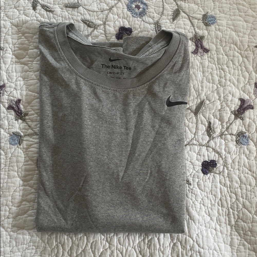 Nike Heather Gray T-Shirt